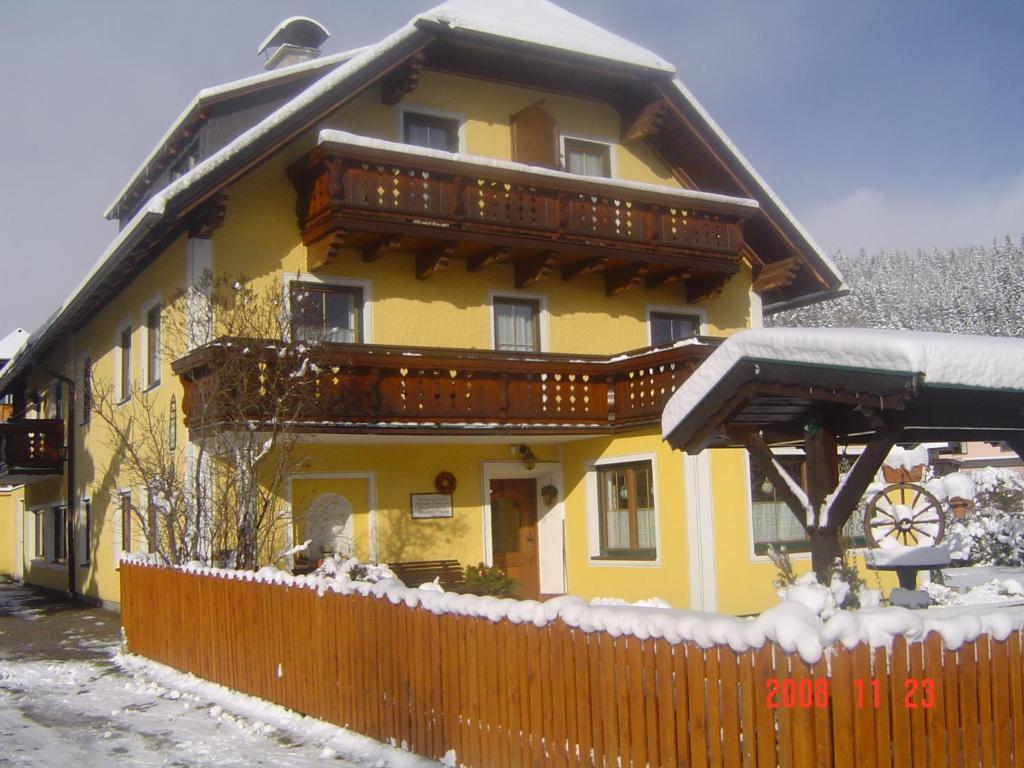 Haus Dorfer Bed & Breakfast Mariapfarr Exterior photo